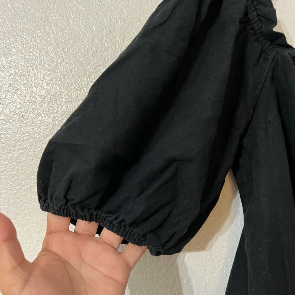 Abercrombie & Fitch Off-Shoulder Black Blouse